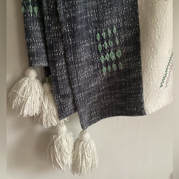 Anthropologie Kamryn Throw Tassle Blanket boho 50x60 - Picture 7 of 9